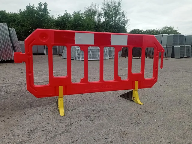 Plastic Barrier complete with Reflective strip and anti-trip foot and clip